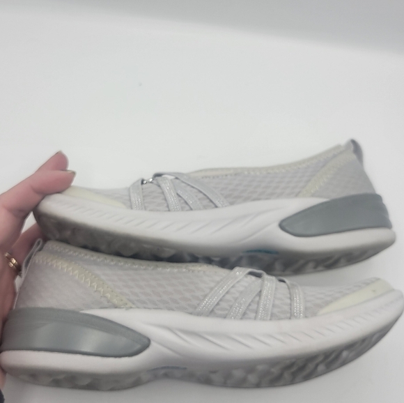 BZEES Slip-on shoes size 5M - Picture 4 of 15